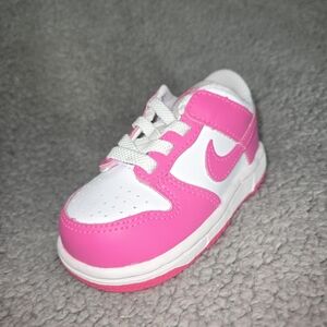 Nike Kids Sneakers in Pink and White